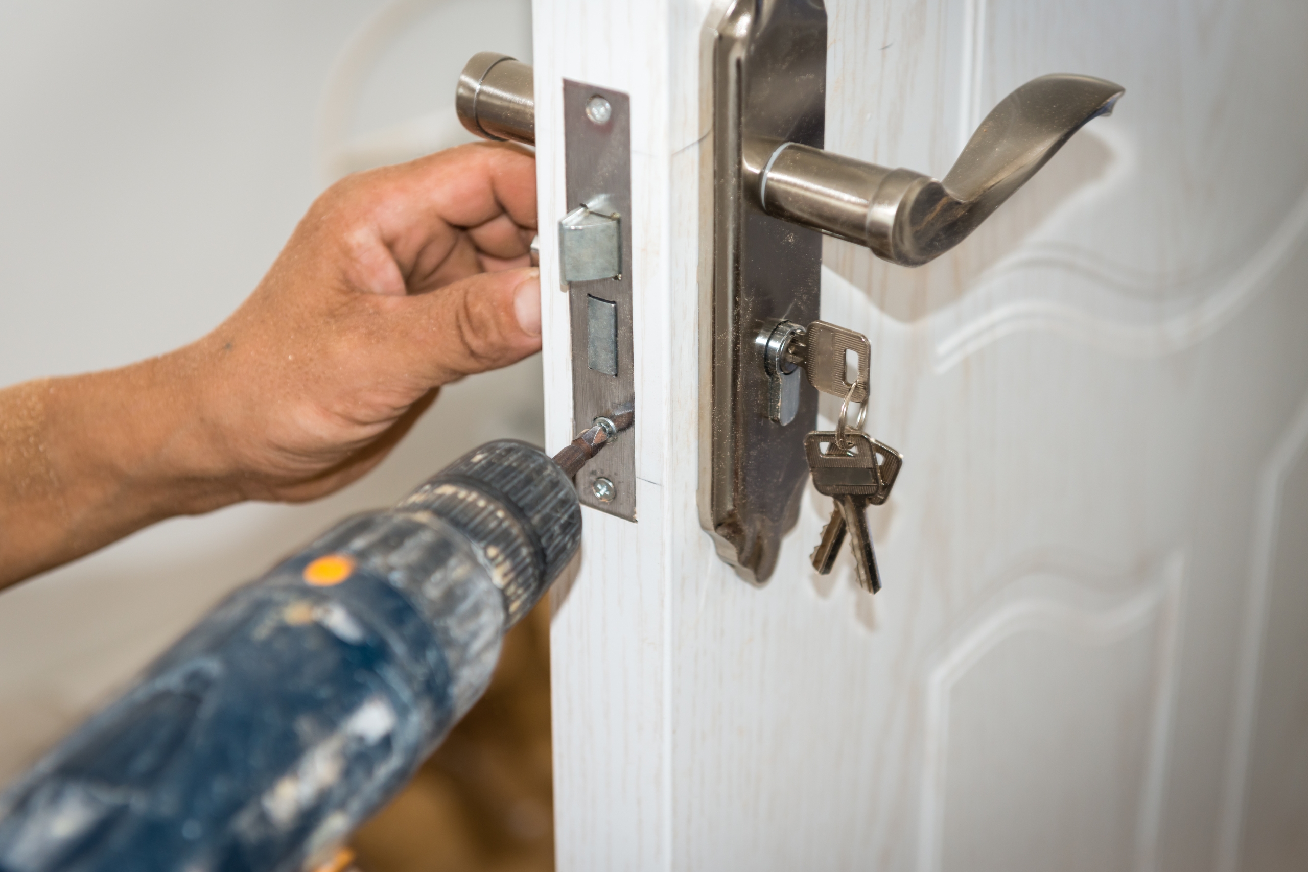 How To Choose the Best Locksmith To Secure Your Safe