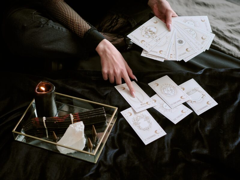 Qualities of a Best Trusted Psychic for Phone Tarot Card Reading
